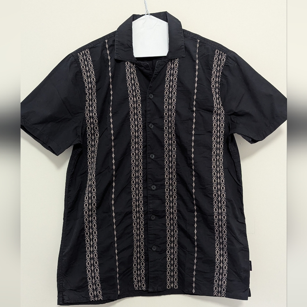 Hollister Resort Shirt Black With Embroidered Detail.